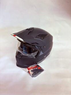 Alternative view of MT Helmets Streetfighter S SV