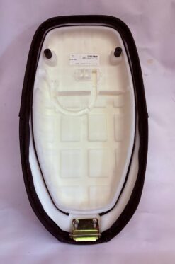 Alternative view of Complete Custom Buddyseat Black Diamond Stitch Vespa